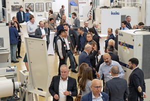 Nachhaltige technische Lösungen für Thermoformanwendungen fanden das Interesse von etwa 250 internationalen Gästen, die sich in Heilbronn von den innovativen Ansätzen von Illig überzeugen konnten.
