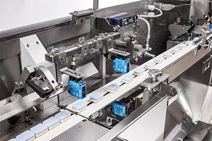 Für die kontinuierliche Zuführung ist die FPC5 mit Sensoren ausgestattet, die den Produktfluss erkennt und sich automatisch reguliert.