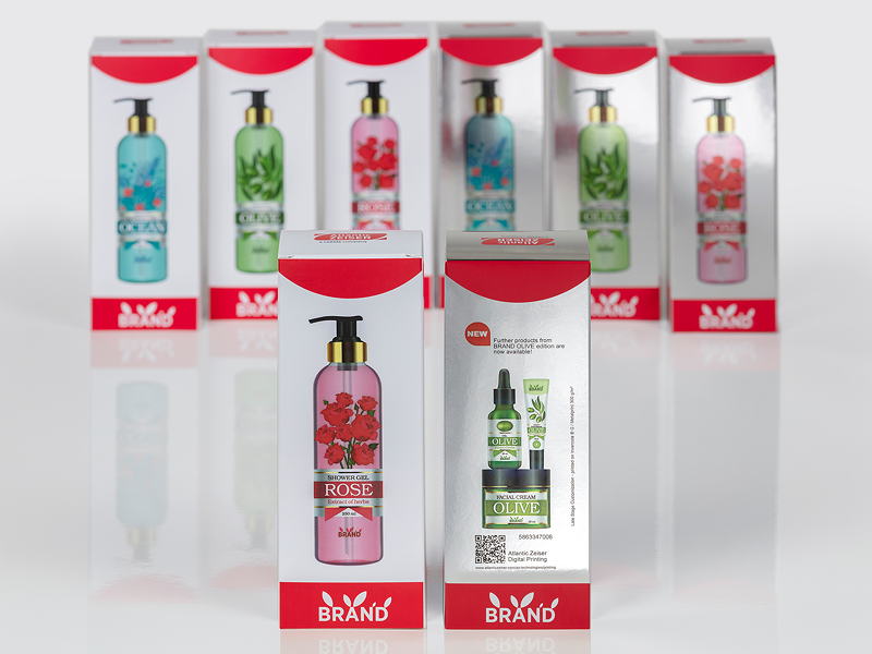 As the DIGILINE Versa Inline is capable of pin-sharp color detail reproduction with a resolution of up to 600 dpi on a wide range of surface materials, it is ideally suited for ensuring consistent branding in Late Stage Customization.