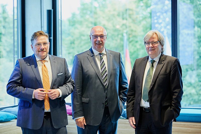 v.l.n.r.: Marius Baader folgt Christian Wellner als Geschäftsführendes Präsidialmitglied, Dr.-Ing. Hinrich Mählmann wurde als Präsident des GDA für weitere drei Jahre bestätigt.