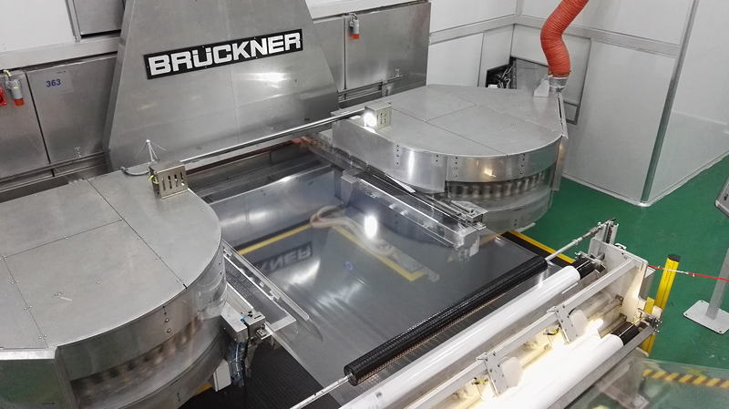 BOPA-Folienproduktion bei Xiamen Changsu auf einer simultanen Brückner-Anlage.