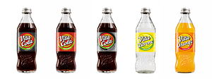 Soll sich vom Wettbewerb abheben und u.a. eine junge Zielgruppe ansprechen: Das neue Flaschendesign von Vita-Cola.