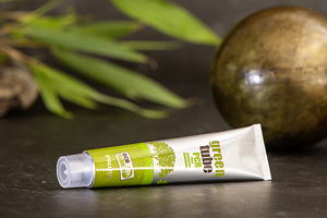 Prototype aus 95 % post-consumer recycled (PCR) Aluminium: die „Green Tube“ von Alltub Italia bietet den gleichen Produktschutz und Veredelungsmöglichkeiten, wie Tuben aus "neuem" Aluminium.