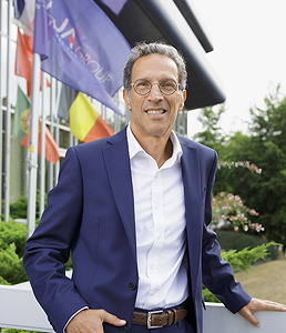 Etane Derhy übernimmt die Verantwortung für die Entwicklung der internationalen Großkunden der RAJA-Gruppe.