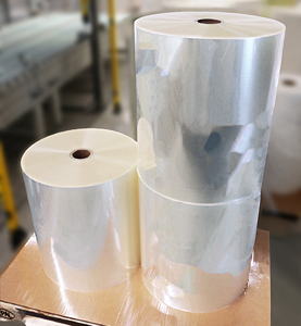 HERMA PP 50 transparent tc (Sorte 885) und HERMA PP 50 transparent super tc (Sorte 886) mit neu entwickeltem Haftkleber 62C: Die zwei innovativen Standard PP-Haftmaterialien sorgen im ClearonClear Segment dank höchster Transparenz für nahezu unsichtbare Etiketten.