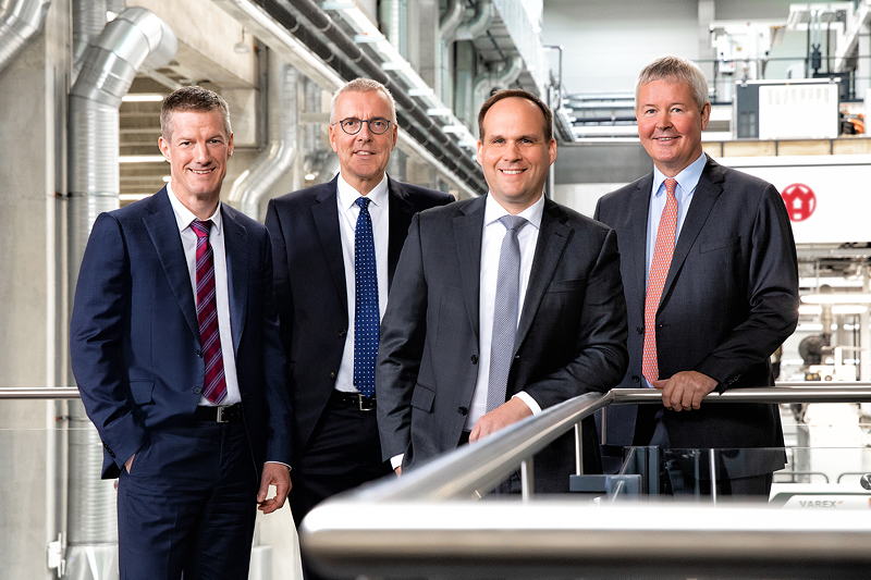 Wechsel im Vorstand von W&H – Dr. Jürgen Vutz wechselt in den Aufsichtsrat, Peter Steinbeck wird CEO (v.l.n.r. Martin Schulteis, Dr. Jürgen Vutz, Dr. Falco Paepenmüller, Peter Steinbeck).