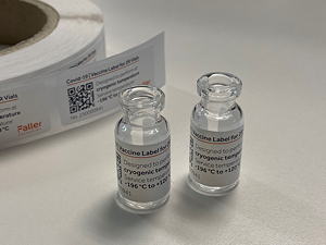 Für Transport und Lagerung von Impfstoffen und anderen Arzneien bei niedrigen Temperaturen hat Faller Packaging spezielle Etiketten entwickelt, die auch für den Einsatz bei extremer Kälte ausgelegt sind.