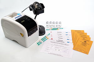 Für eine sichere Kennzeichnung der Vials und Spritzen kommen Pharmigo® Matt TT Rollenetiketten von Mediaform in dem Format 34x16 mm zur Verwendung.