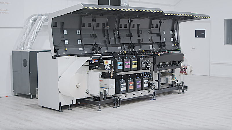 View to the inner parts of one of the mouvent digital inkjet printers installed at the demonstration center in Barcelona.