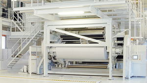 Mit seiner Zentralzylinder-Flexodruckmaschine Bobst 96S produzierte die Panther Print GmbH in Wustermark – sie gehört zur Panther-Gruppe – binnen 24 Stunden mehr als eine Millionen m² Linerboard und stellte damit einen Weltrekord auf.