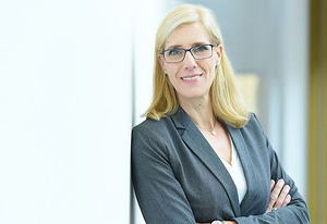 Sonja Bähr ist als Diplom Wirtschafts-Ingenieurin bei der Unternehmensberatung TILISCO tätig und verantwortet Themen aus dem Bereich des Verpackungsmanagement.