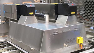 Siegelstation eines GEA PowerPak PLUS Thermoformers mit integriertem Laser-Kennzeichnungssystem