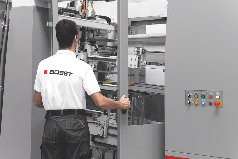 Large clear safety doors provide complete access and visibility to the whole machine for setting and production.