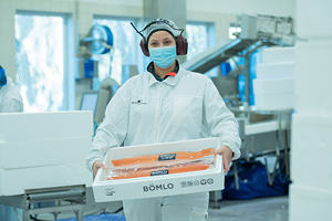 Perfekt gekühlt und sicher verpackt: Styropor® Ccycled™ mit bewährten Eigenschaften und geringerem CO<sub>2</sub>-Fußabdruck.