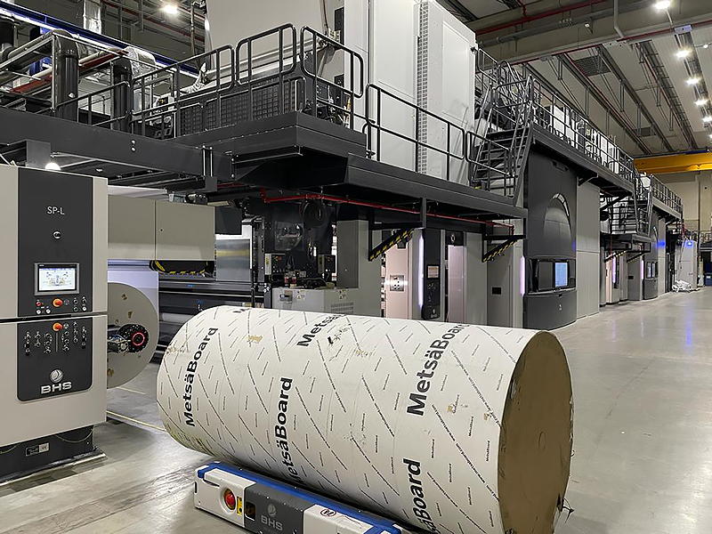 Durch das automatisierte Transport- und Schälsystem „iPrep“ werden am Produktionsstandort Greven Abfälle und  CO~2~-Emissionen in der Produktion eingespart.