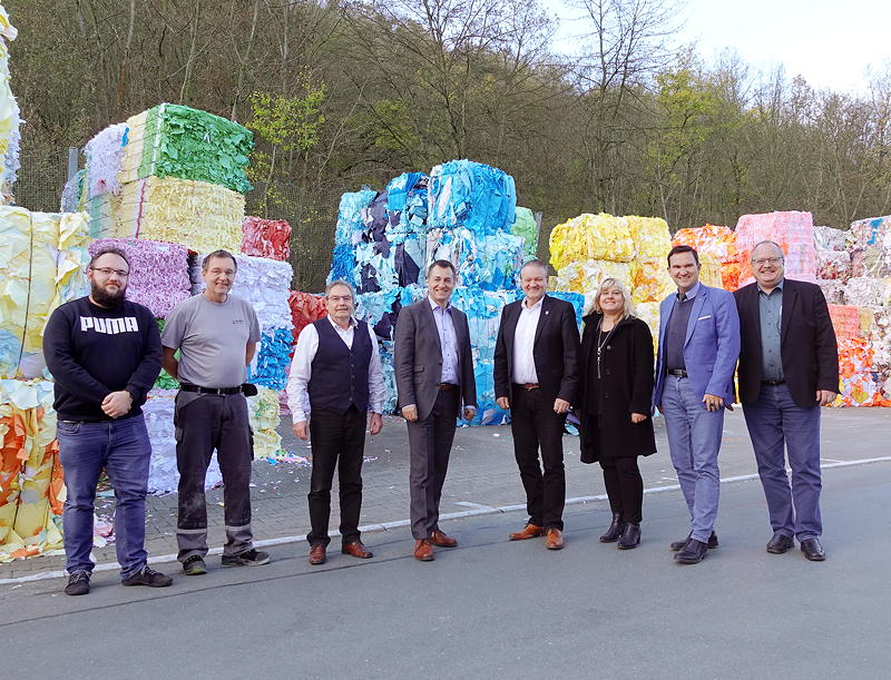 FDP-Politiker besuchen Koehler Paper Werk in Greiz. V.l.n.r. William Schlosser, Referent für Infrastruktur, Landwirtschaft und Forsten, Frank Häberlein, Technische Projekte/ Energieversorgung Koehler Paper Greiz, Holger Palm, Werkleitung Koehler Paper Greiz, Torsten Herbst, parlamentarischer Geschäftsführer der FDP-Bundestagsfraktion, Udo Hollbach, Geschäftsführer Koehler Paper Greiz, Daniela Hommel-Kreißl, Referentin des Landesabgeordneten Dirk Bergner, Nico Tippelt, Mitglied des Deutschen Bundestags und Dirk Bergner, Vizepräsident des Thüringer Landtags und stellvertretende Landesvorsit- zende der FDP Thüringen.