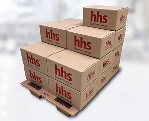 Ein Beispiel für „Weniger ist mehr“ im Sinne der Baumer hhs GmbH, wie sich mit intelligenten Verpackungslösungen Ressourcen schonen lassen: die Paletten-Sicherung in der Endverpackung, bei der mit Haftklebstoff statt mit Schrumpffolien gearbeitet wird.