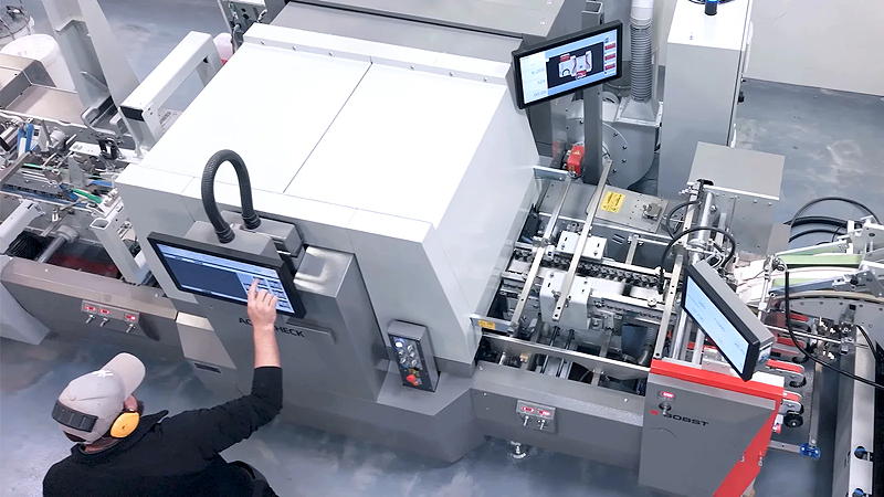 With inline inspection of every blank, ACCUCHECK guarantees fully quality-controlled folding-gluing production