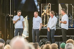 The second and third family generations shared entertaining anecdotes: Peter,
Ralf, Gerald and Johannes Schubert (left to right)