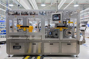 With a new customer-specific configuration of the 211R HC robotic labeling cell,
HERMA demonstrates how complex labeling processes for autoinjectors can be
flexibly automated.
